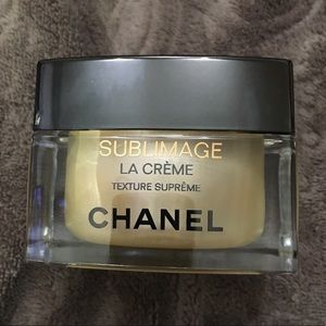 Chanel Sublimage La Crème texture Suprême.